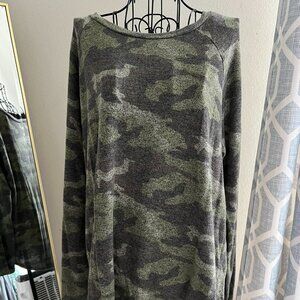 Amercan Eagle Camo Pullover